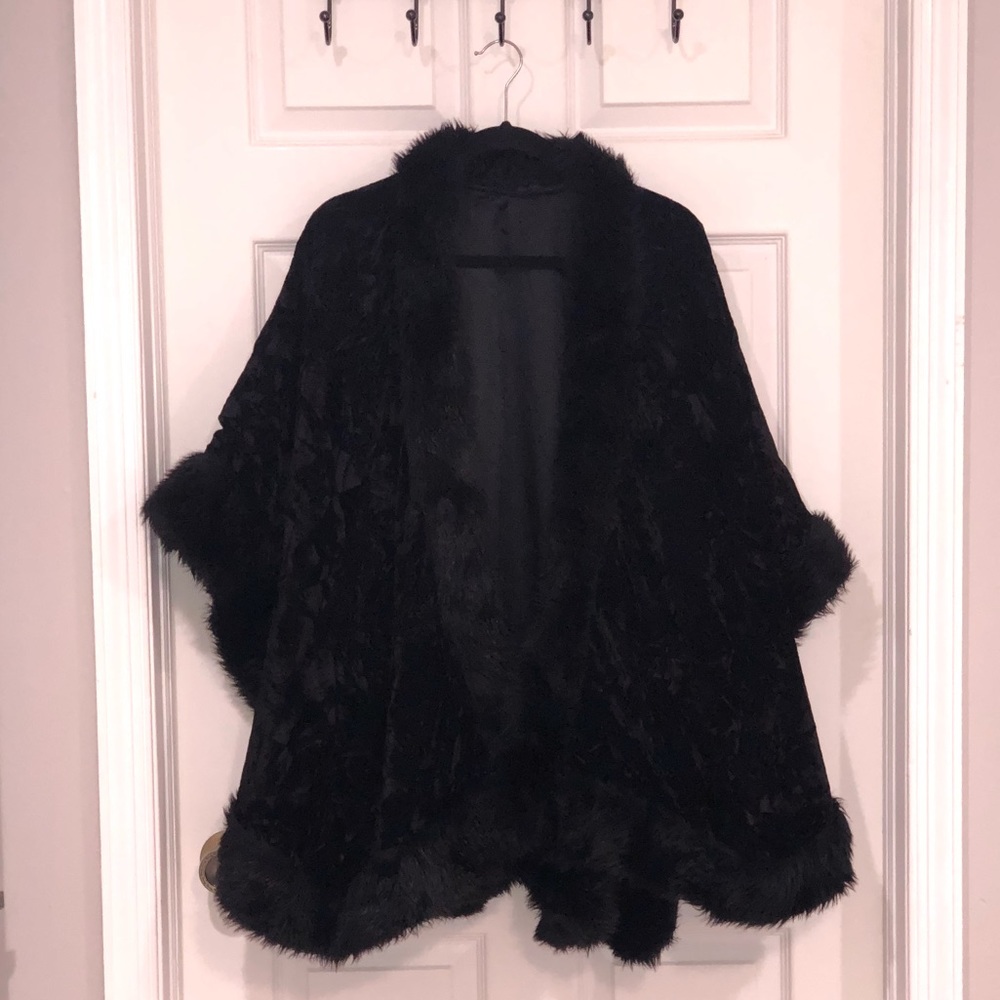 Black Faux fur velvet cape